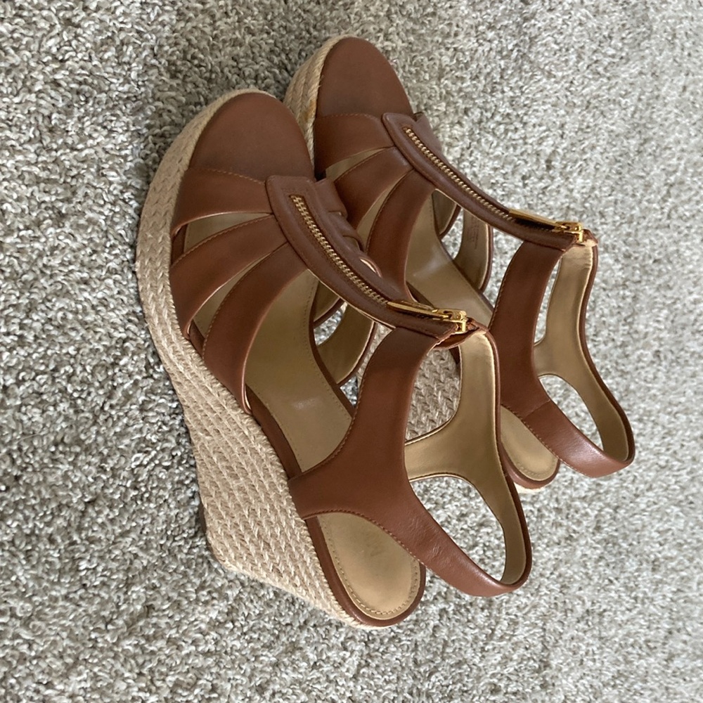 Michael Kors wedges platform. Size 8.